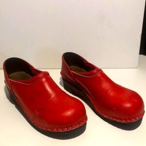 Troentorp. Swedish Clogs. Size E39. Beautiful Pair.